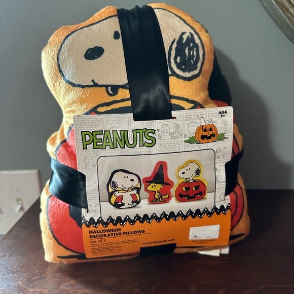 Halloween Peanuts Snoopy & Woodstock Plush Throw Pillows 9" x 12" - Set